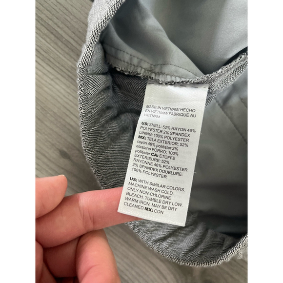 Chicos Gray Pants Women's Size 2R - Picture 4 of 4